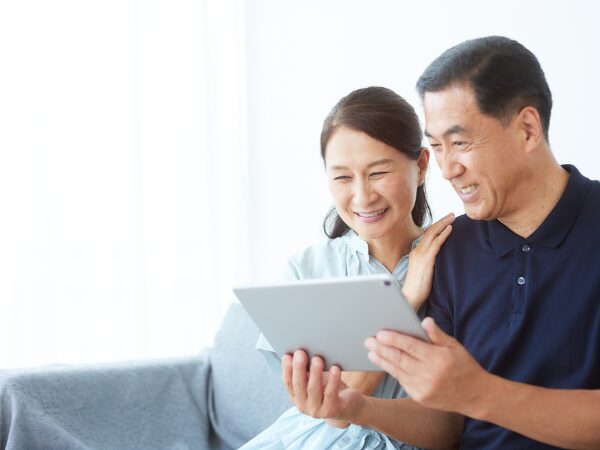 オンラインで挨拶する義両親